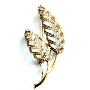 Oscar De La Renta Rare Vintage Pinecone Crystal/Rhinestone Gold Brooch